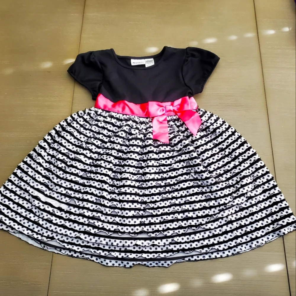 Pretty girls dress size 5, black, pink, polkadot